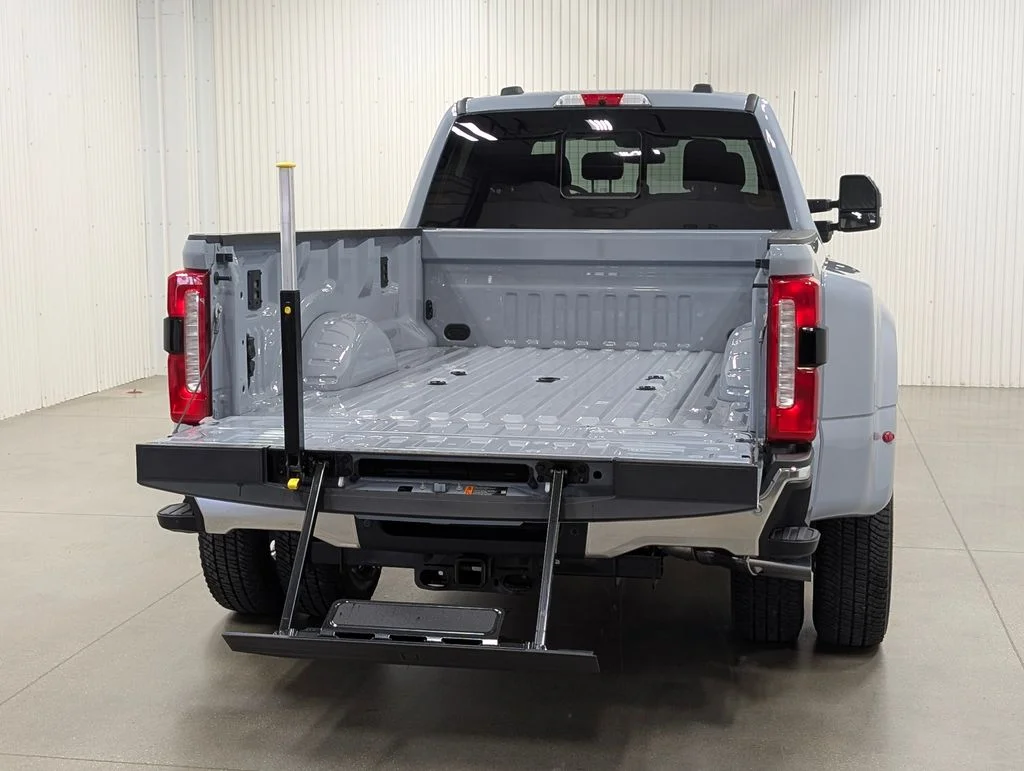 New 2026 Glacier Gray Metallic Tri-Coat Ford F-350® King Ranch® image 29