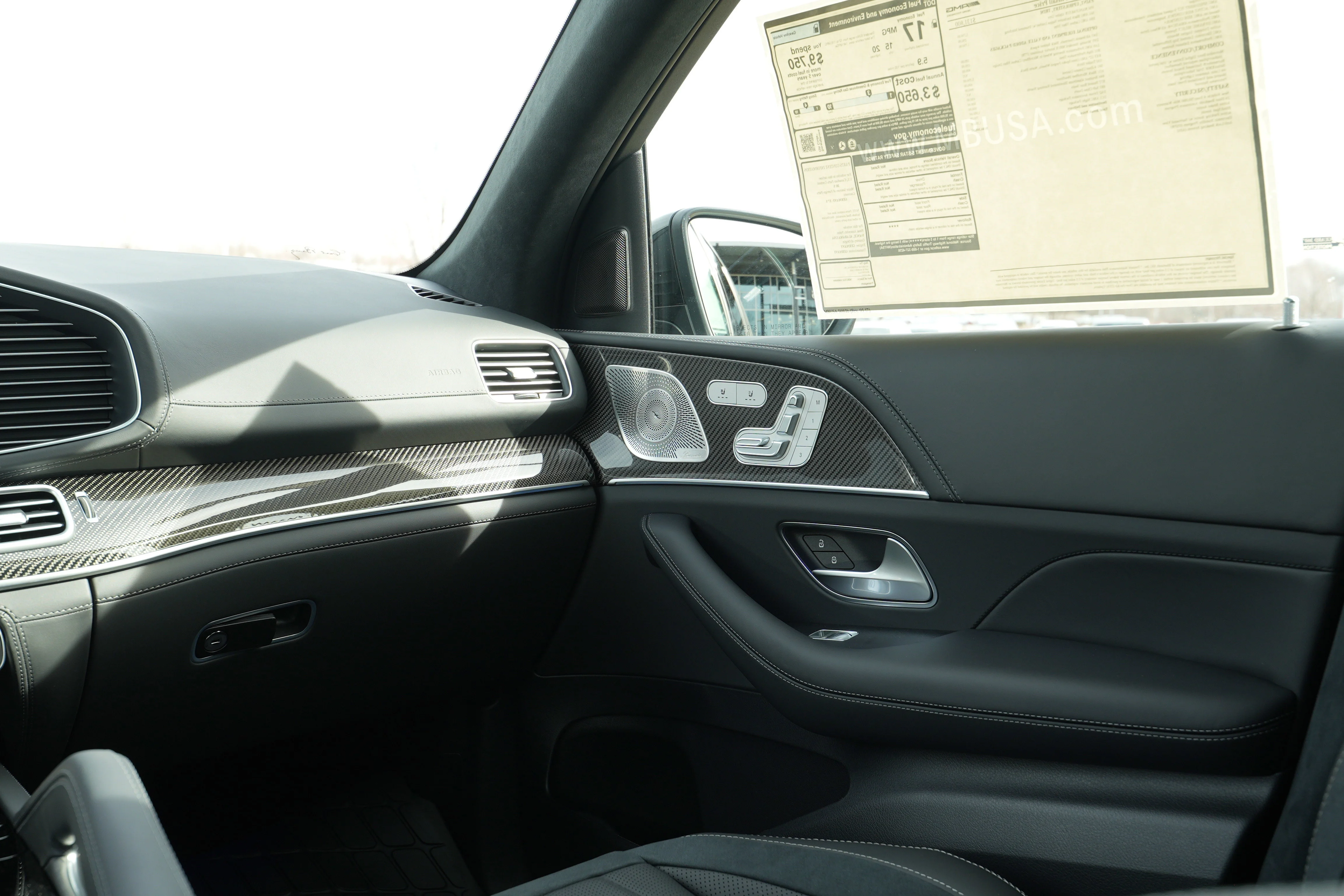 New 2026 MANUFAKTUR Alpine Grey Mercedes-Benz AMG® GLE 63 S image 32