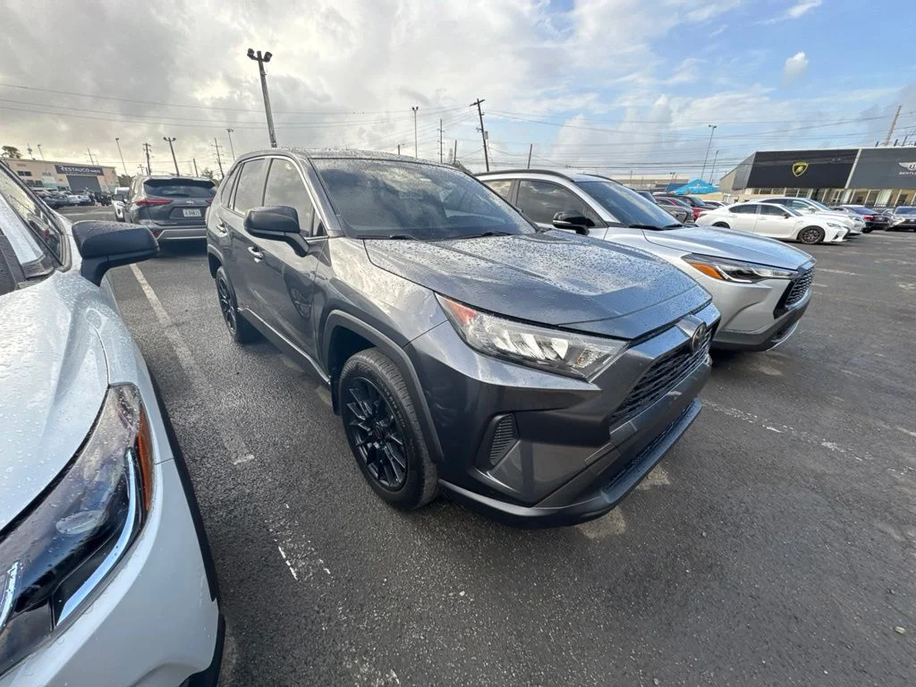 Used 2022 Gray Toyota LE image 3