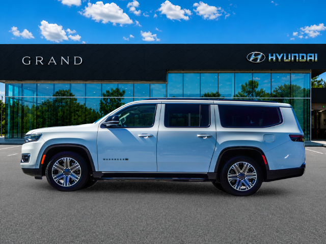 Used 2023 White Jeep Series II image 3