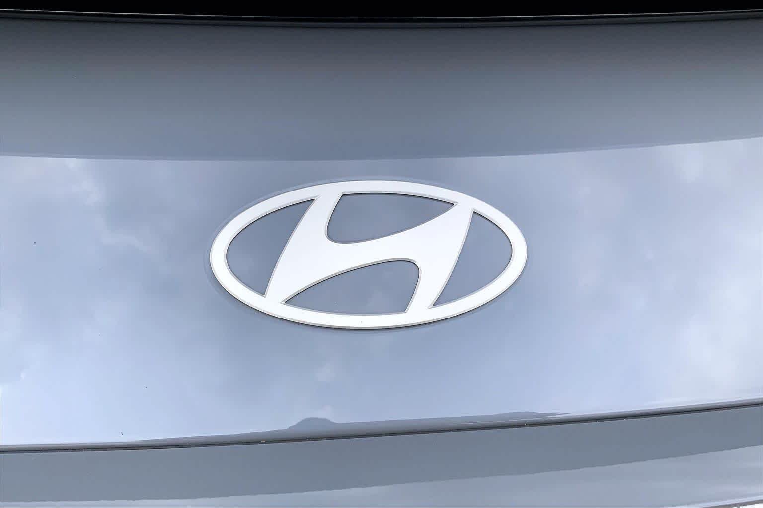 Used 2024 Transmission Blue Hyundai SEL image 9