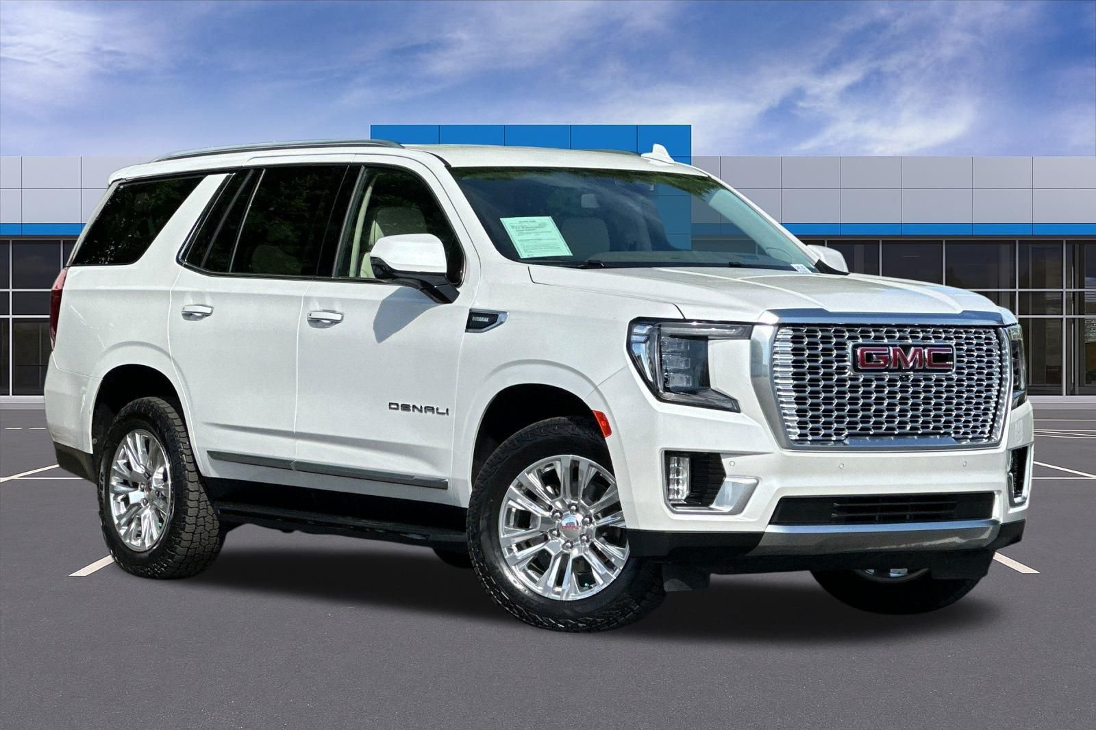 Used 2024 White GMC Denali image 2