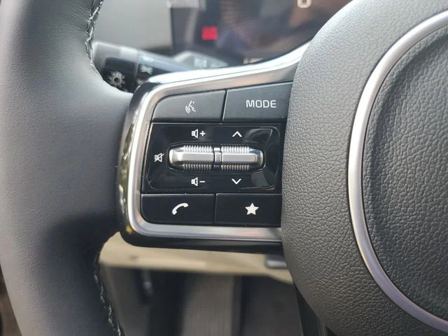 2025 Kia Sorento S - Photo 11