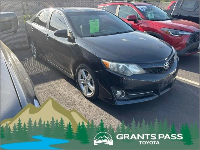 2014 Toyota Camry 2.5 Auto SE's photo