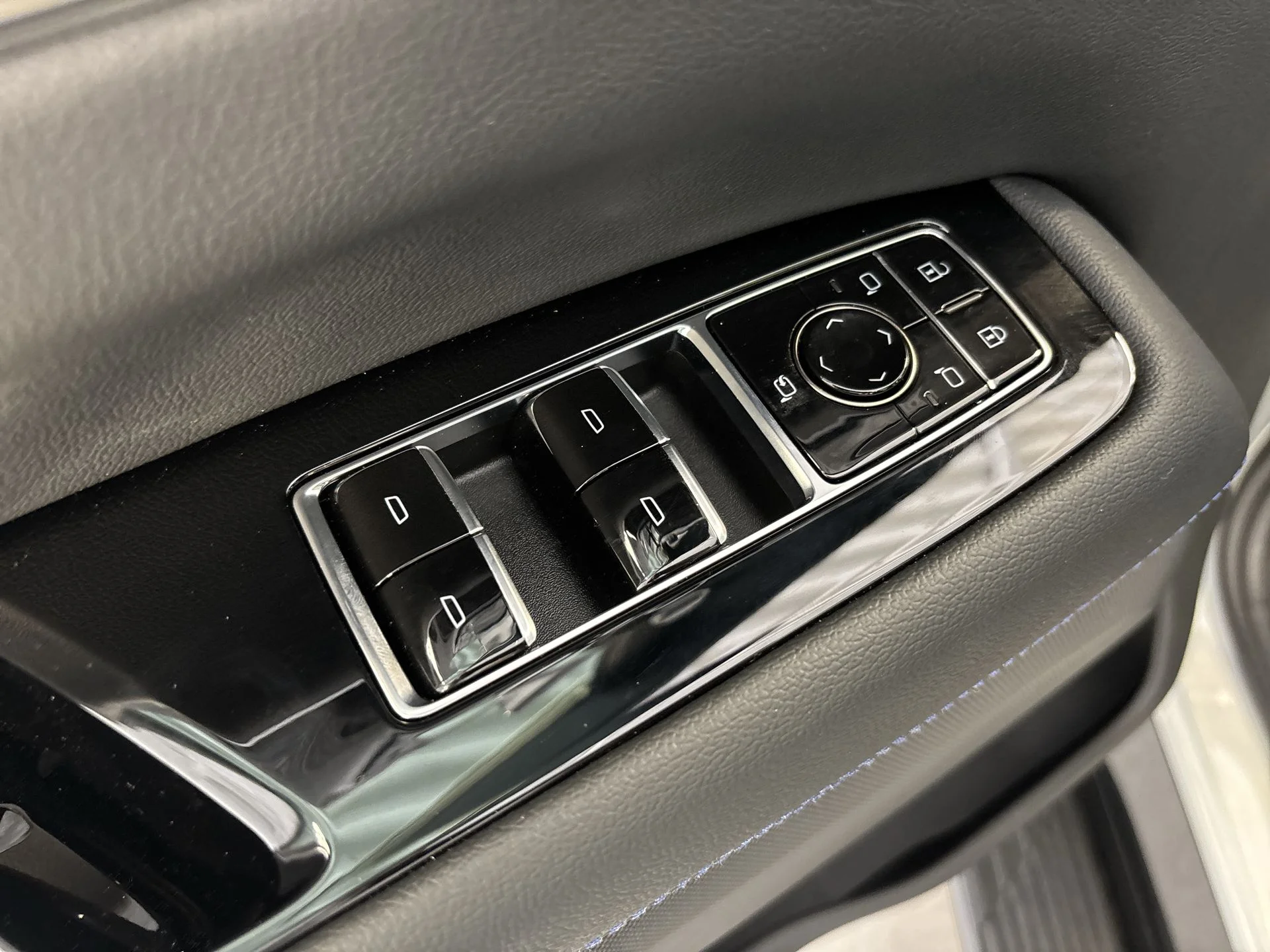 2025 Cadillac Escalade IQ Luxury 1 - Photo 70