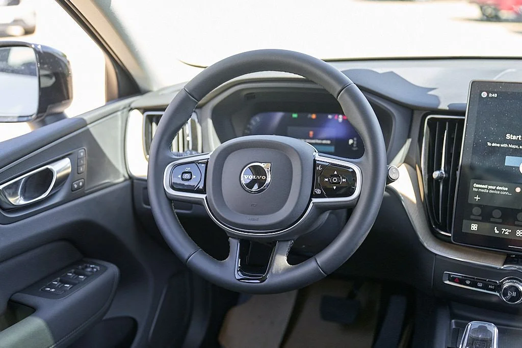New 2026 Crystal White Volvo Core image 24