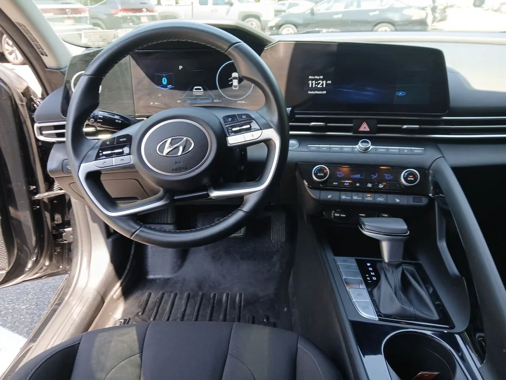 Used 2023 Black Hyundai SEL image 26