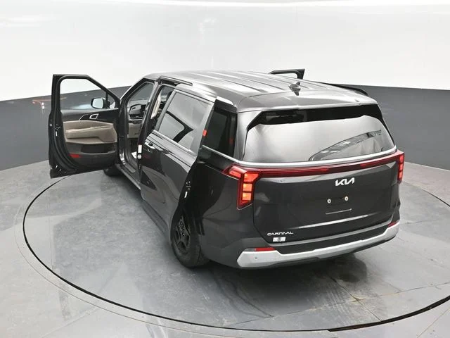 Certified Used 2025 Metal Kia LXS image 24