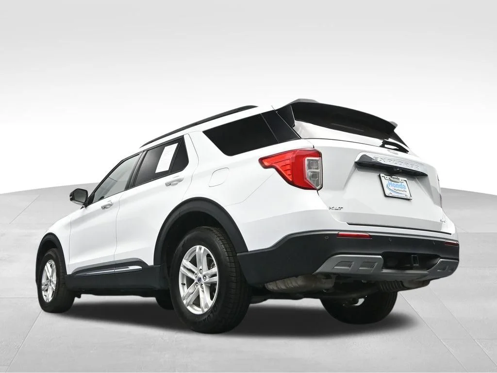 Used 2023 Oxford White Ford XLT image 36