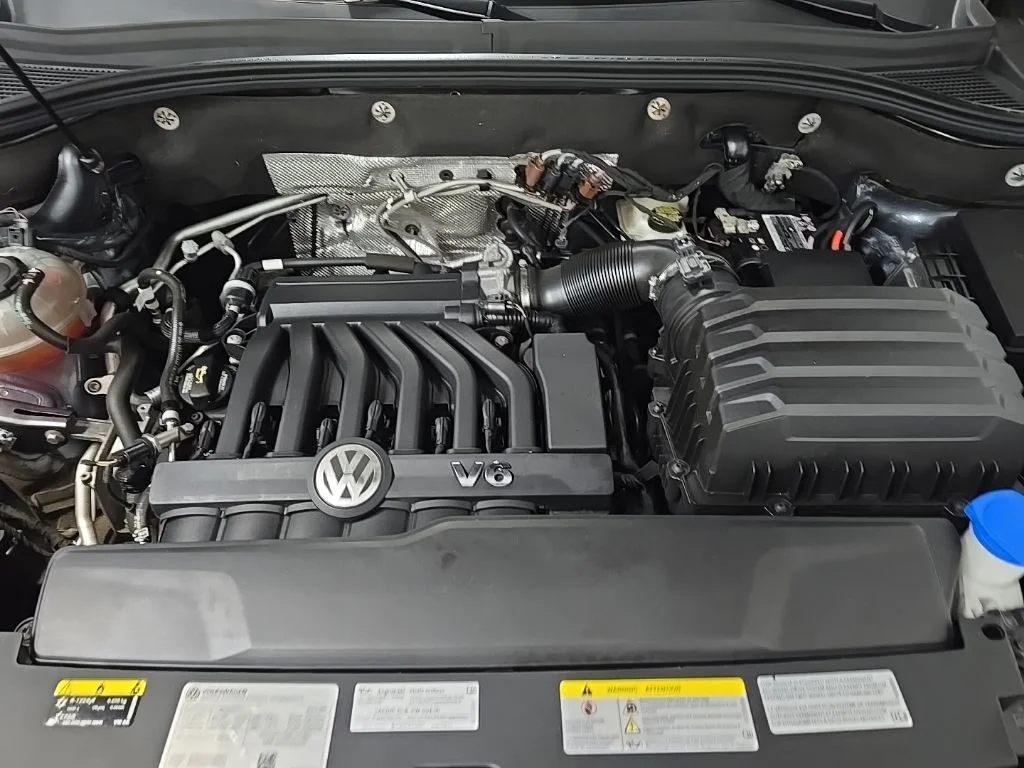Used 2022 Gray Volkswagen 3.6L V6 SE w/Technology image 12