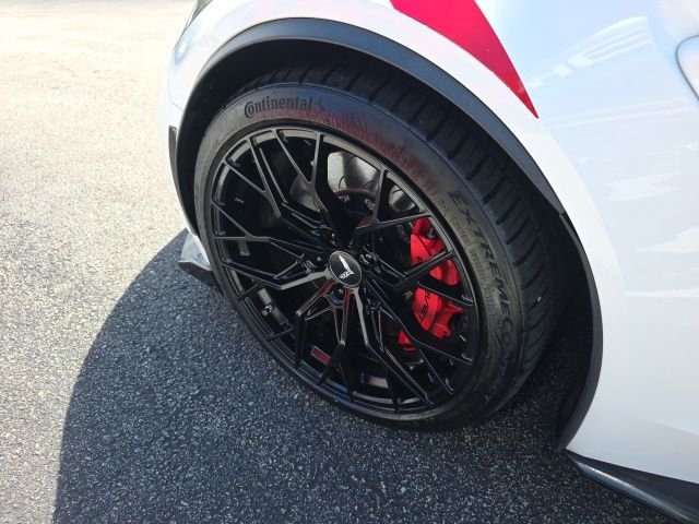 Used 2019 White Chevrolet Grand Sport image 11