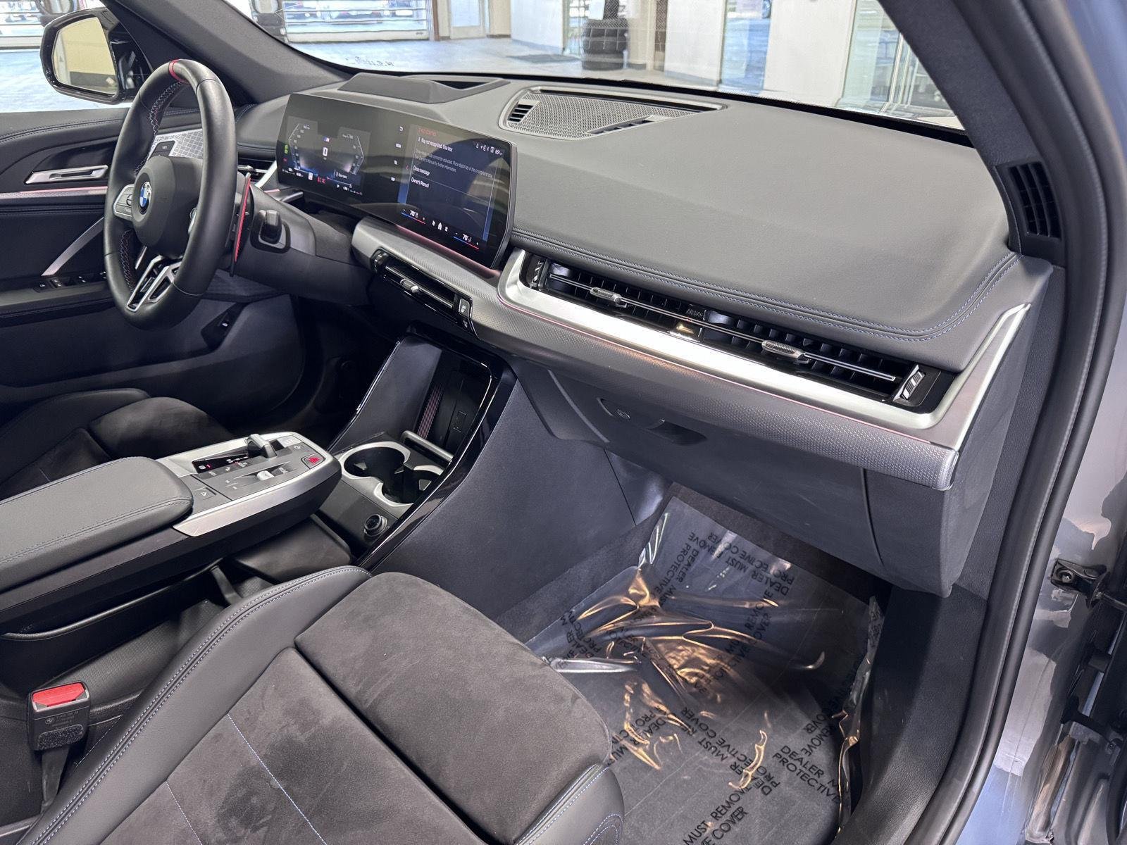 2025 BMW X1 M35i - Photo 16