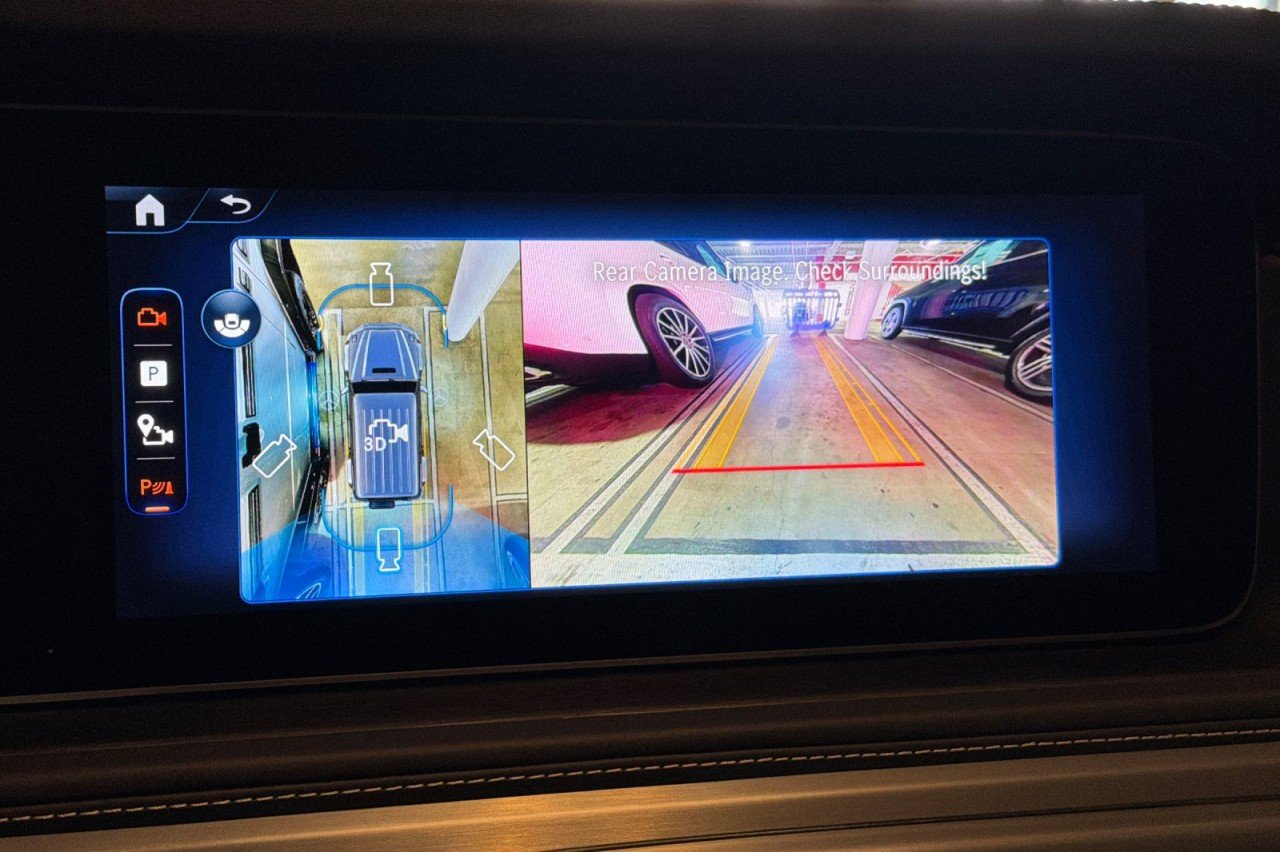 New 2027 MANUFAKTUR Arabian Grey Non- Metallic Mercedes-Benz G 580e SUV image 19