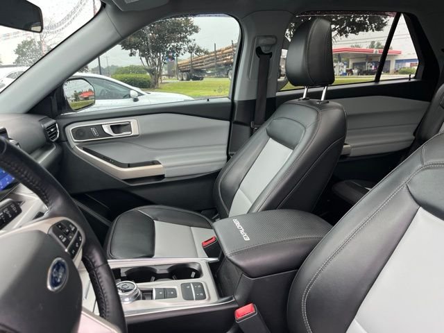 Used 2023 Silver Ford XLT image 10