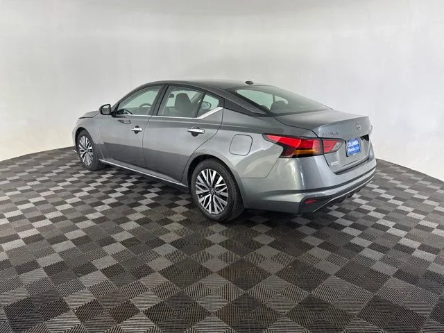 Used 2025 Gray Nissan 2.5 SV image 7