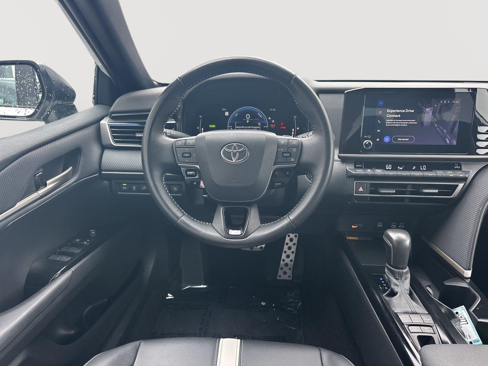 Used 2025 Ice Cap Toyota SE image 18