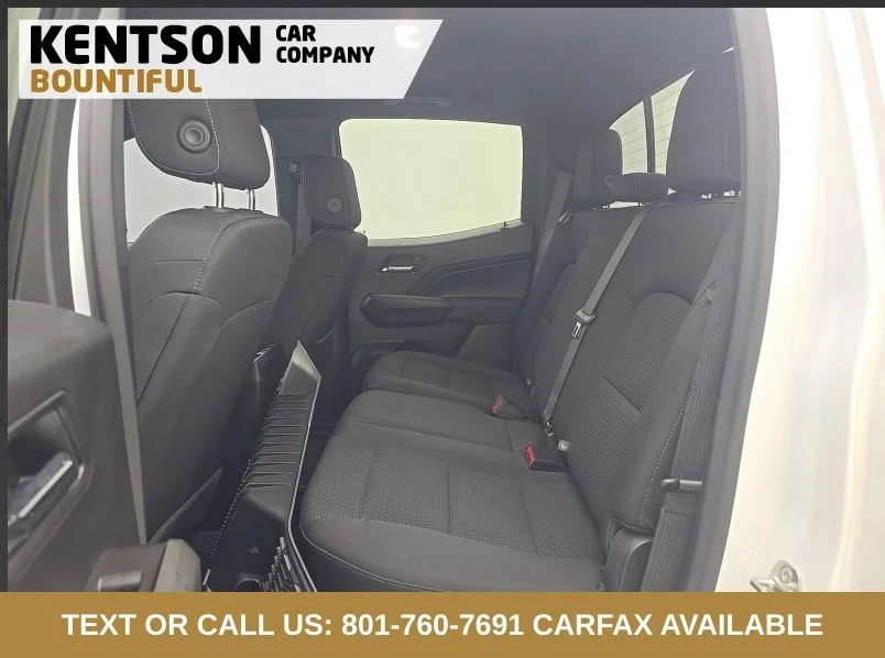 Used 2024 White GMC Elevation image 5