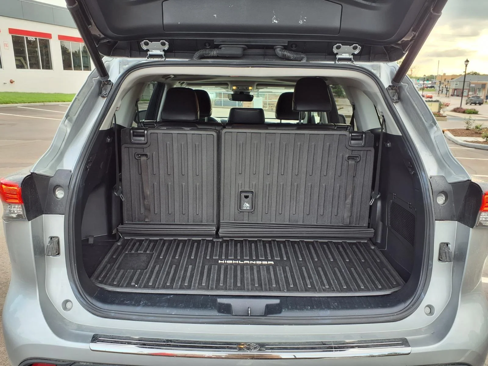 Used 2022 Celestial Silver Metallic Toyota XLE image 28