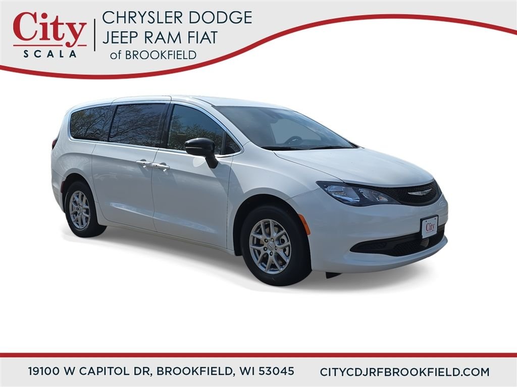 2026 Chrysler Voyager LX's photo