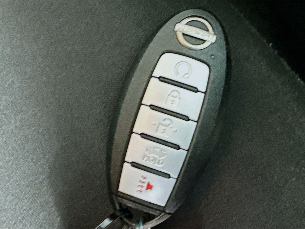 Used 2025 Super Black Clearcoat Nissan 2.5 SV image 34