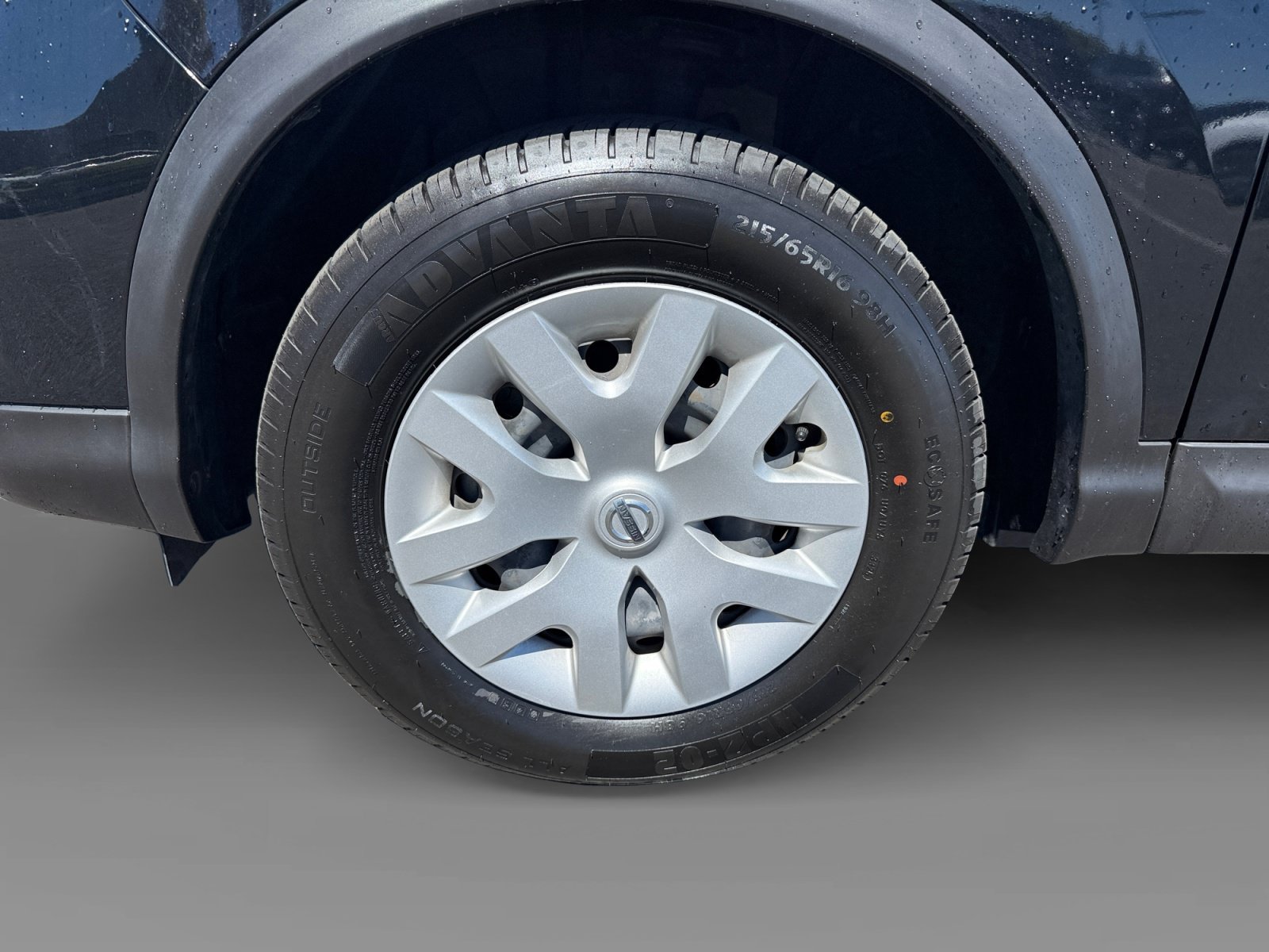 Used 2020 Magnetic Black Pearl Nissan S image 9