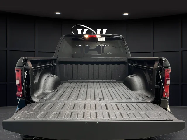 New 2026 Diamond Black Crystal Pearl-Coat Exterior Paint RAM Big Horn/Lone Star image 27