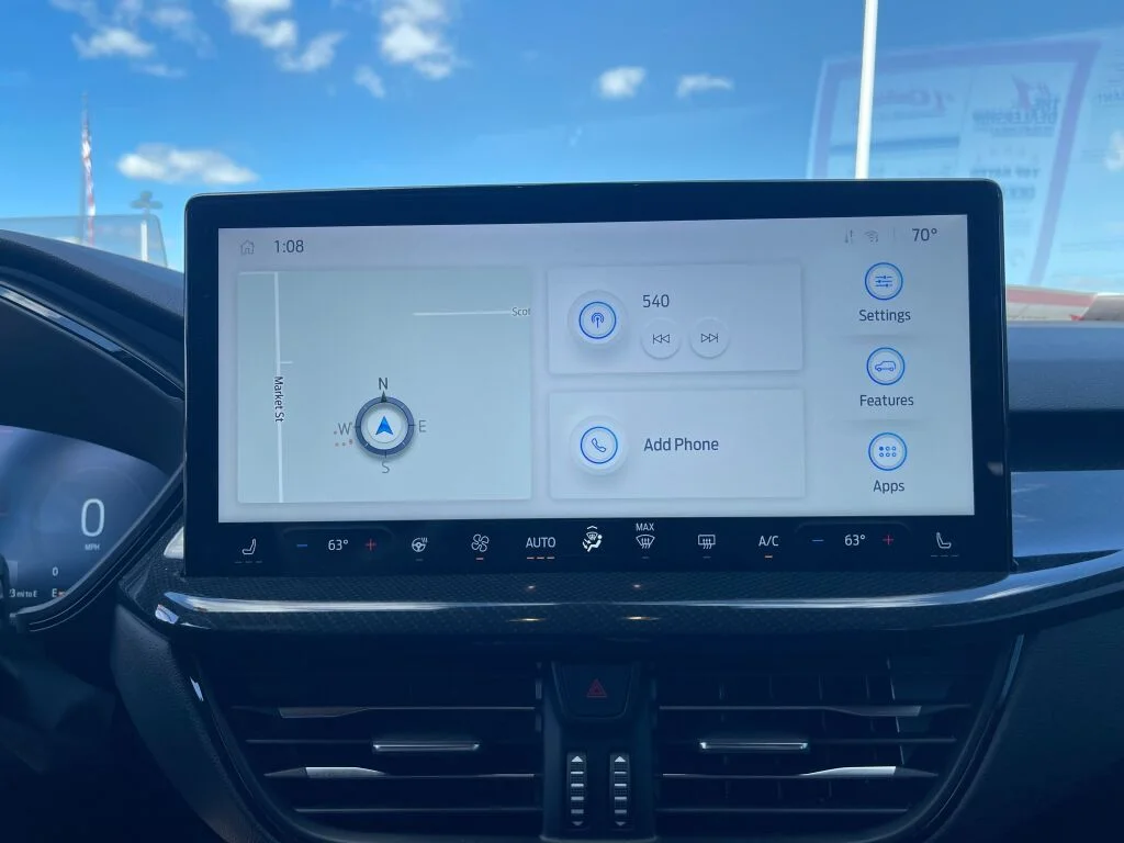 Used 2023 Star White Metallic Tri-Coat Ford ST-Line Elite image 9