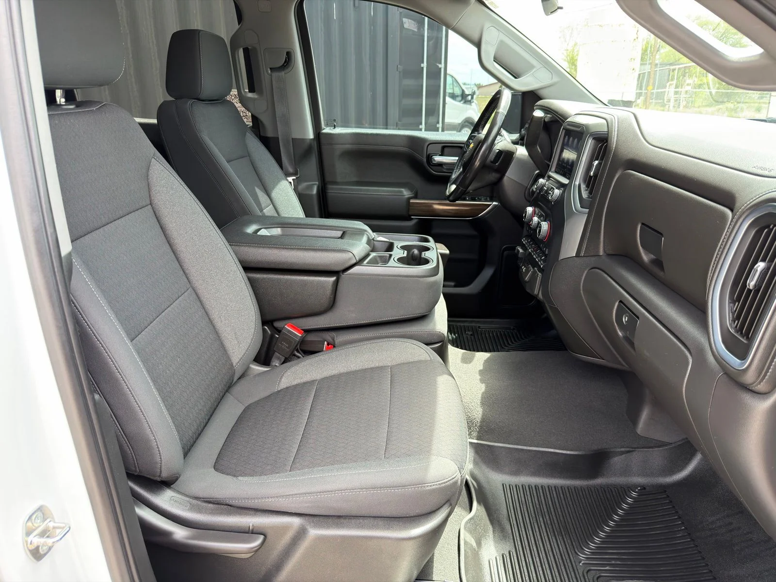 Used 2022 White Chevrolet LT image 38