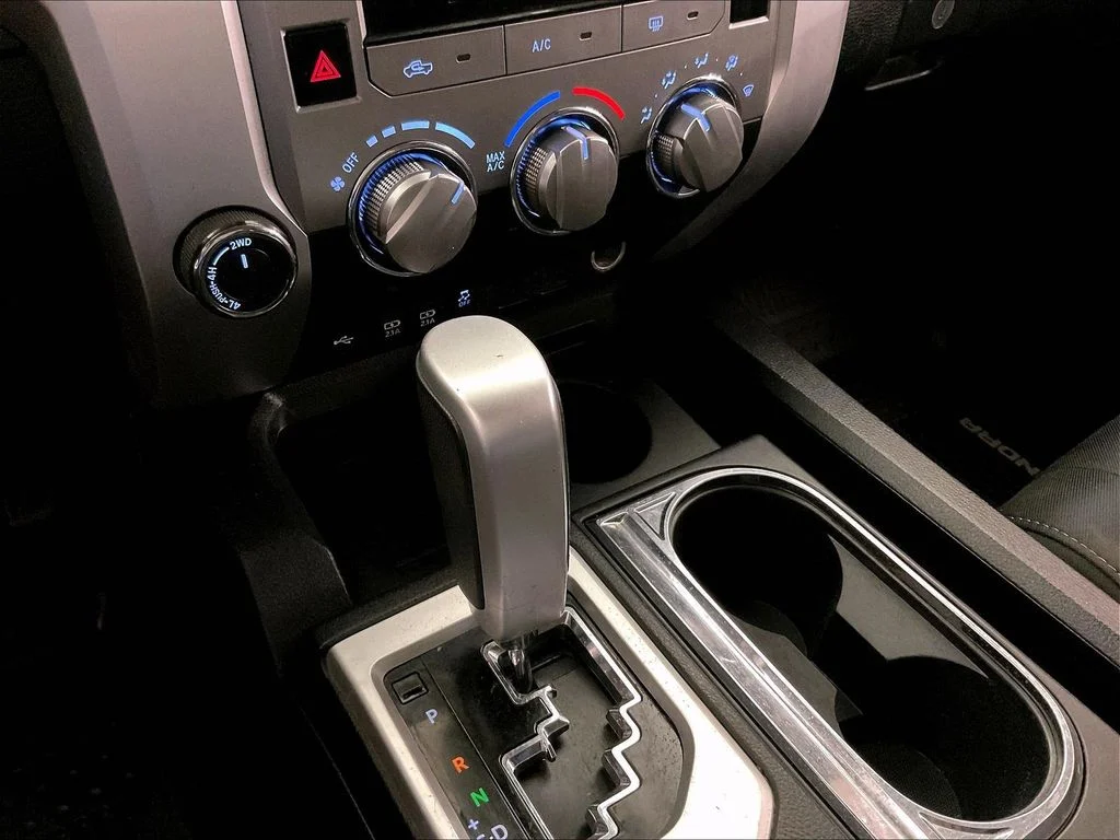 Used 2021 Green Toyota SR5 image 38