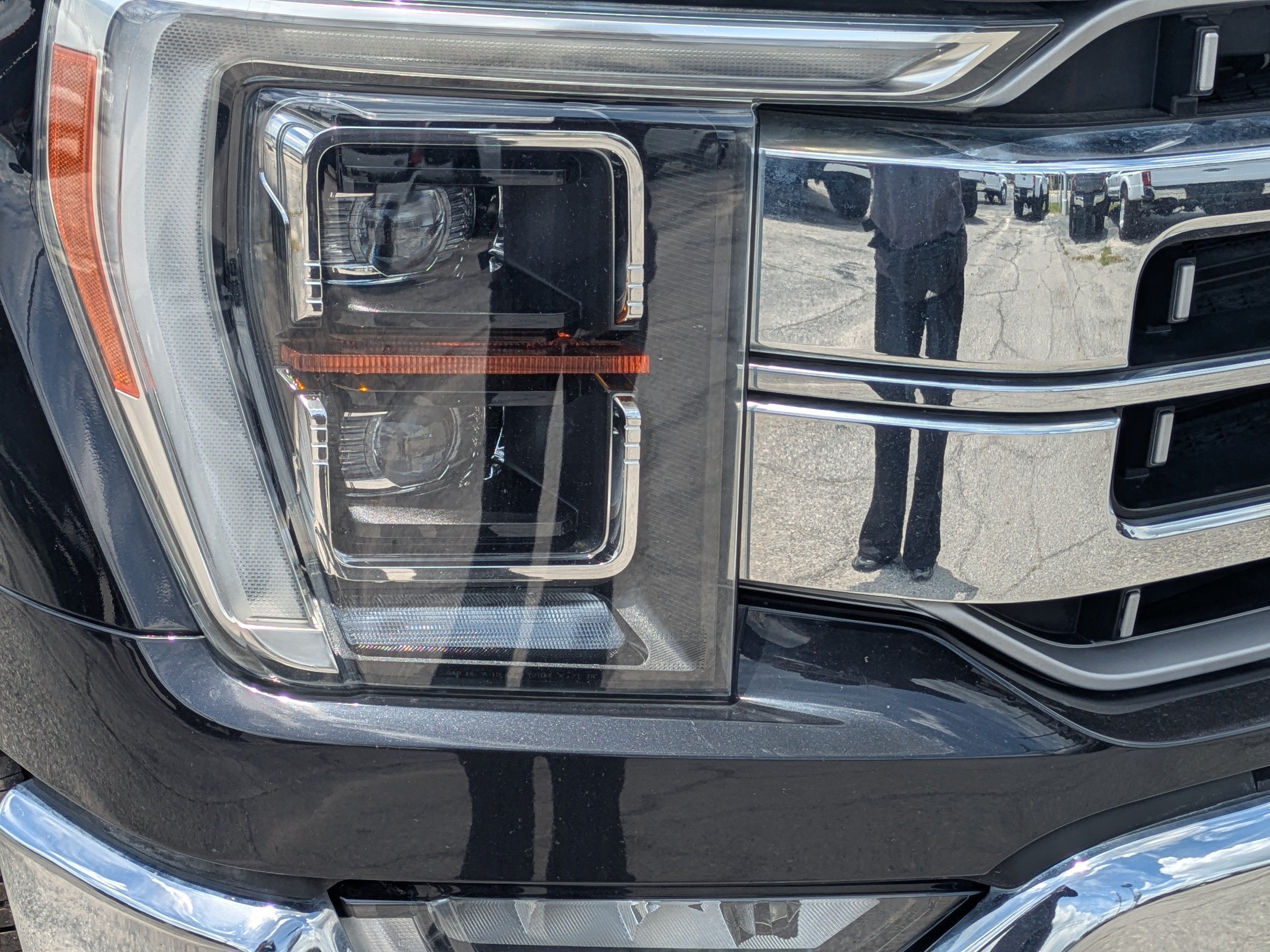 Used 2023 Agate Black Metallic Ford XL image 10