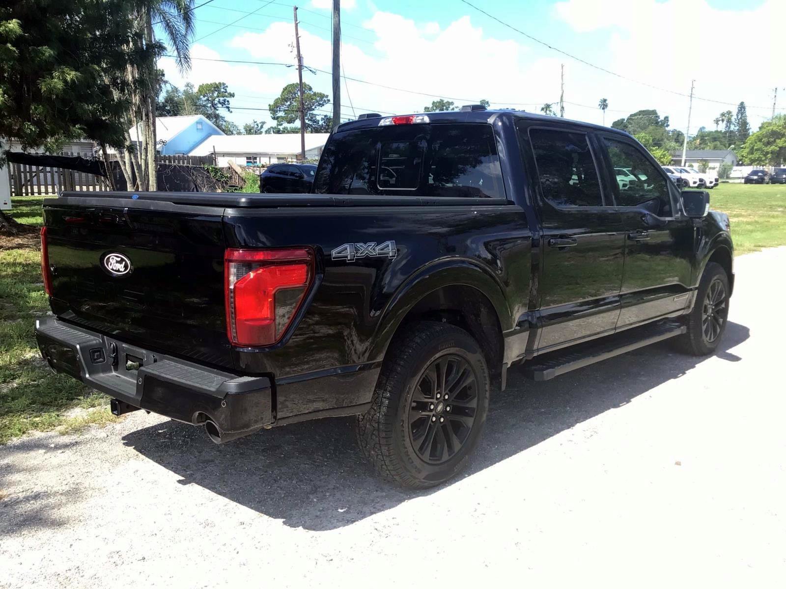 Used 2025 Black Metallic Ford XLT image 4