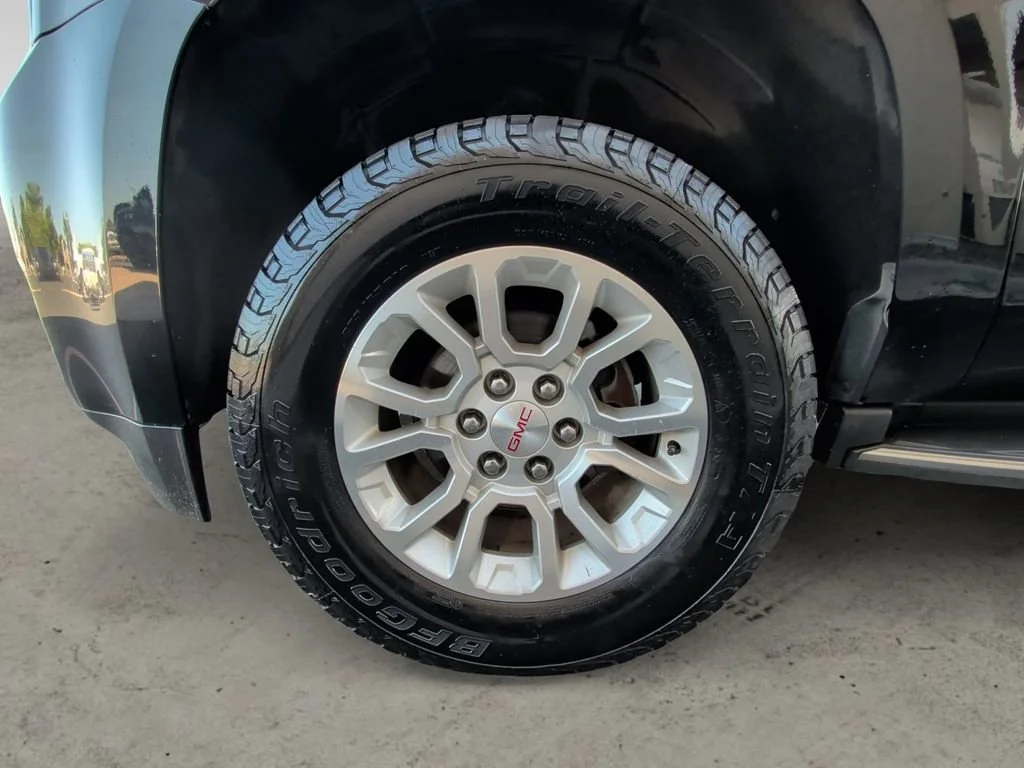 Used 2016 ONYX BLACK GMC SLT image 14