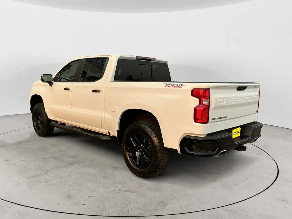 Used 2024 Summit White Chevrolet LT Trail Boss image 7