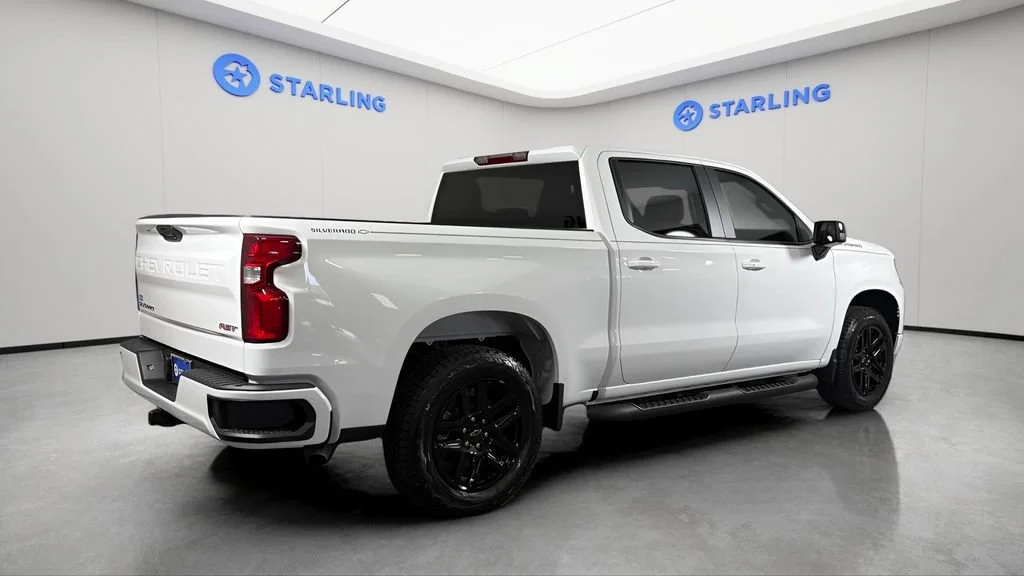 Used 2026 Summit White Chevrolet RST image 9
