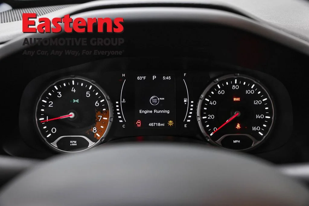 Used 2016 Green Jeep Latitude image 18