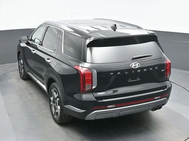 Used 2023 Black Hyundai Limited image 10