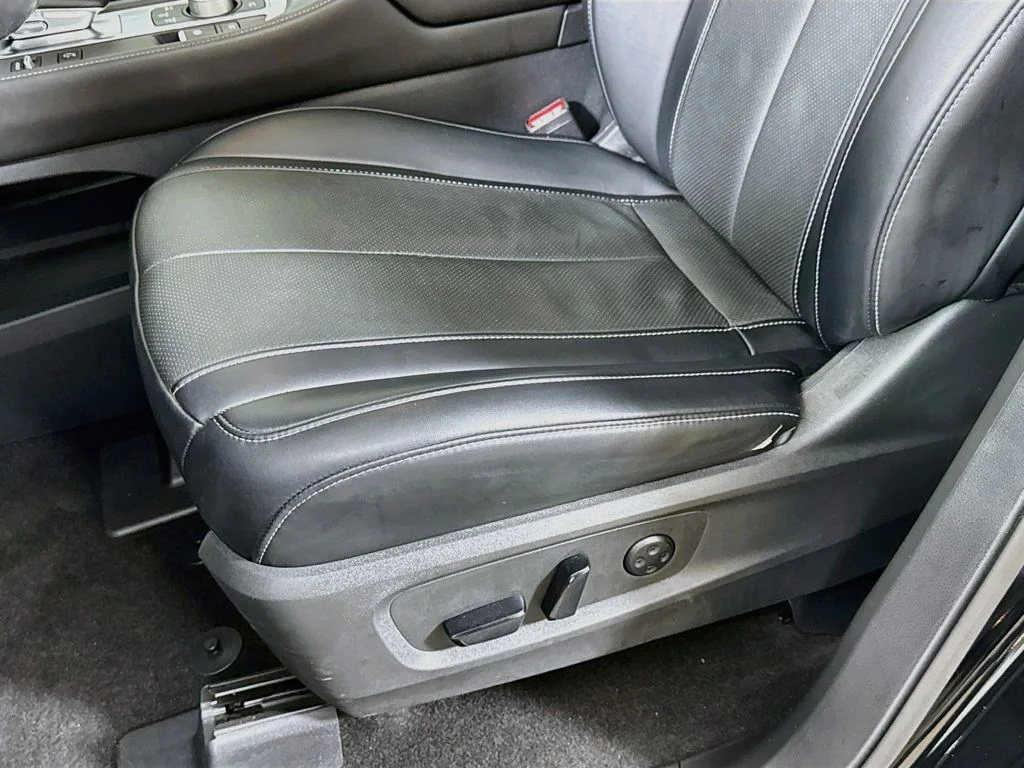 Certified Used 2023 Mineral INFINITI LUXE image 26