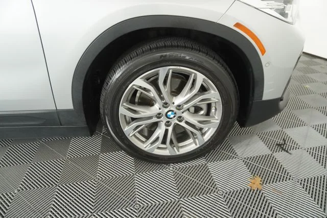 Used 2021 Glacier Silver Metallic BMW sDrive28i image 15