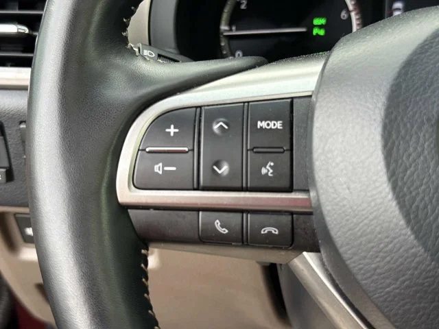 Used 2022  Lexus 460 image 44
