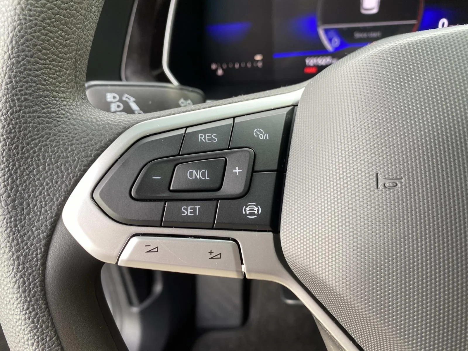 Used 2022 Pyrite Silver Metallic Volkswagen Sport Manual image 14