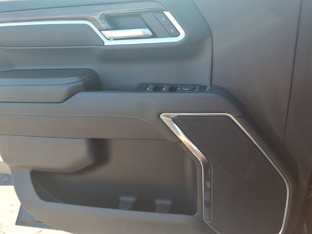 Used 2022 BLACK Chevrolet RST image 15