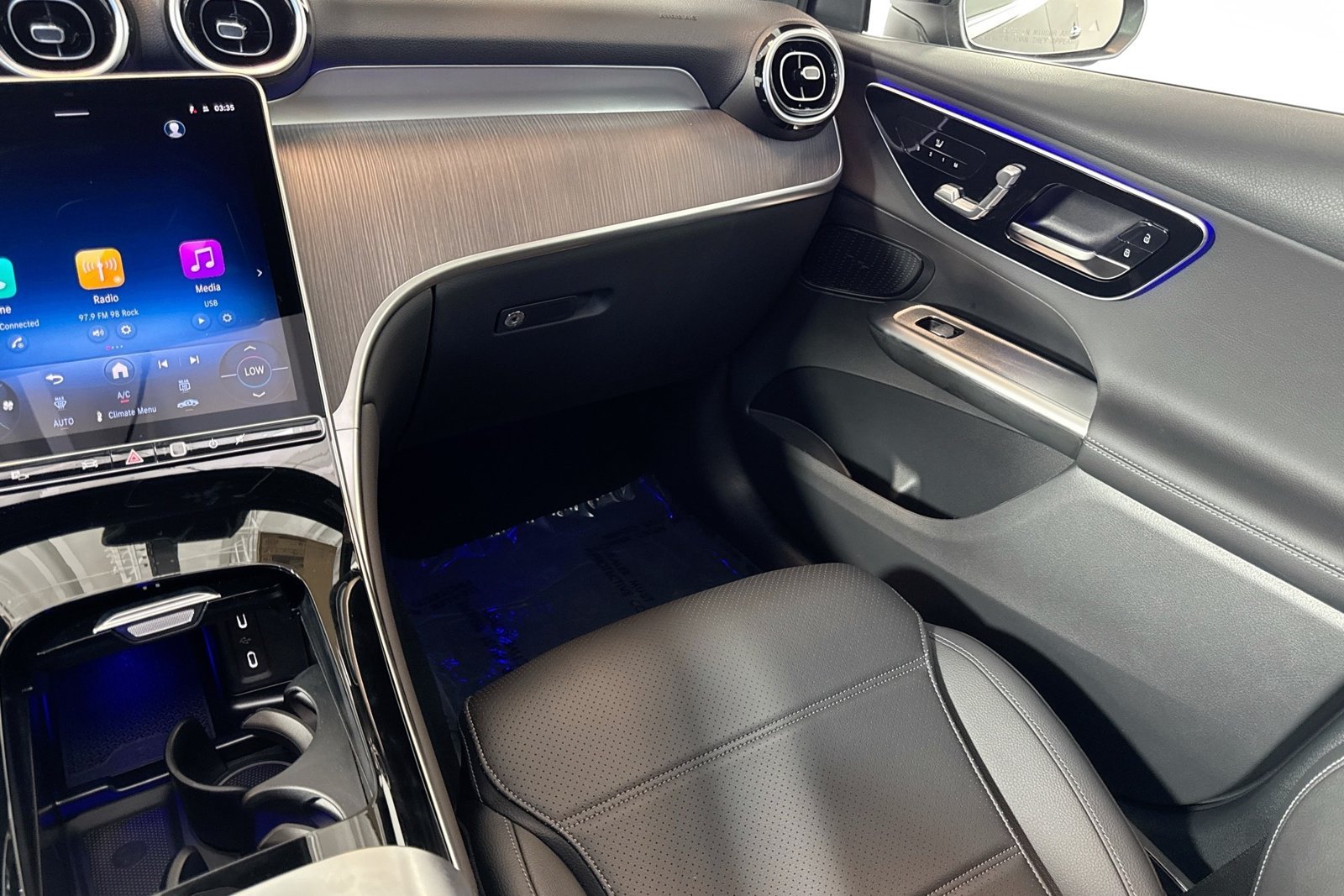 New 2026 Black Mercedes-Benz GLC 300 image 21