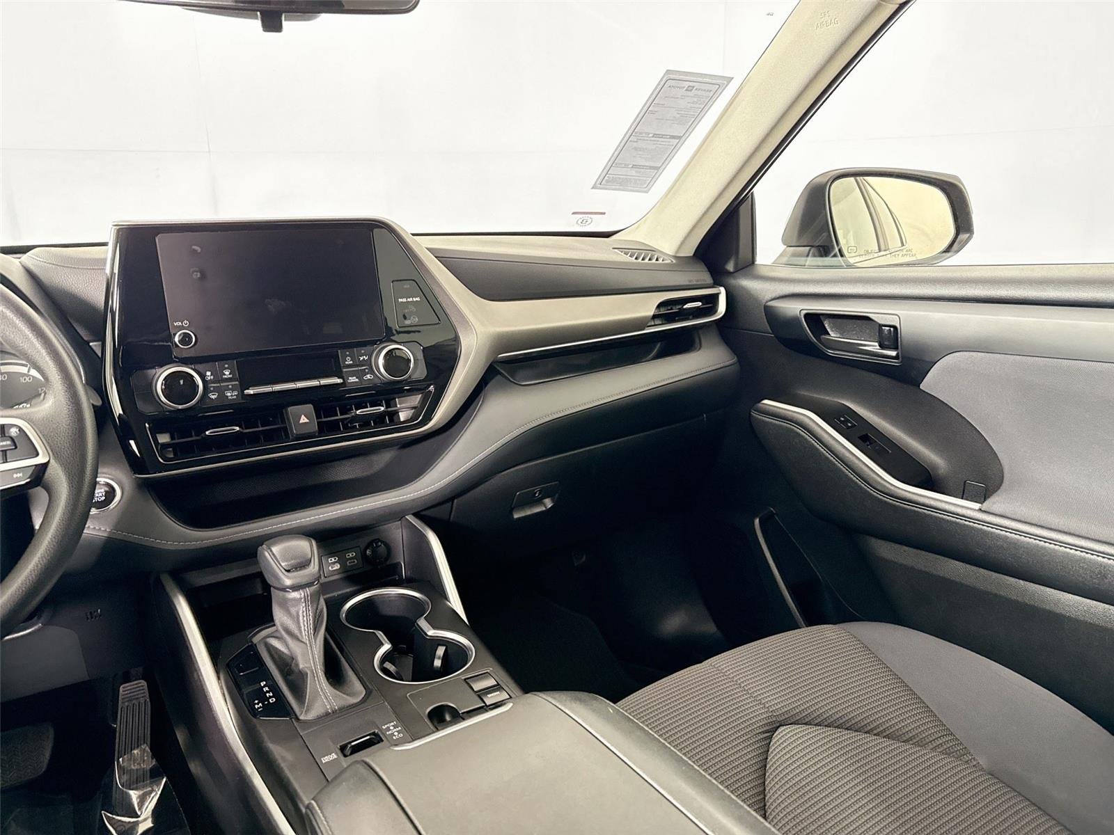 2023 Toyota Highlander L - Photo 29