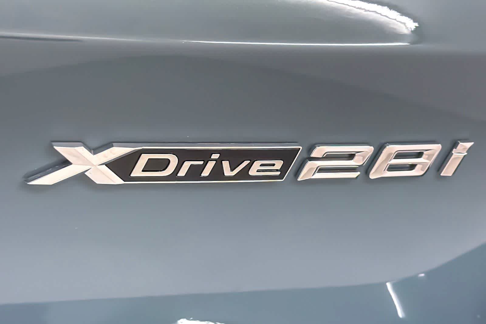 New 2026 Cape York Green Metallic BMW xDrive28i image 26
