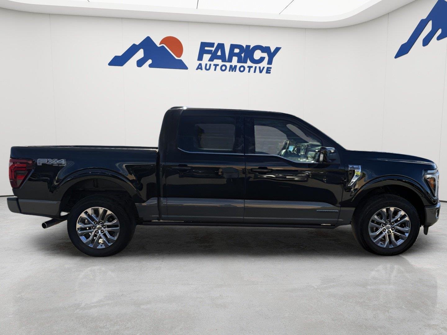Used 2025 Agate Black/Marsh Gray Ford King Ranch image 6