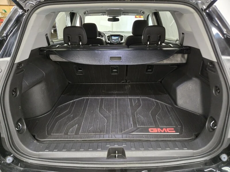 Used 2019 Ebony Twilight Metallic GMC SLE image 10