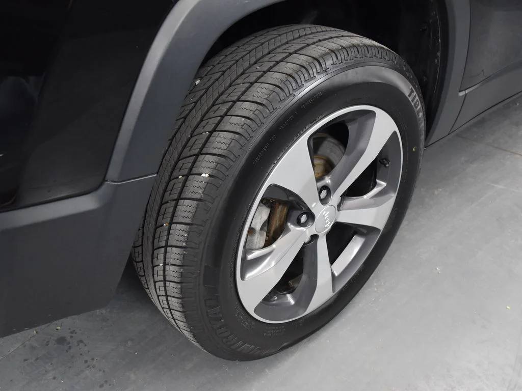 Used 2019 Black Jeep Limited image 21