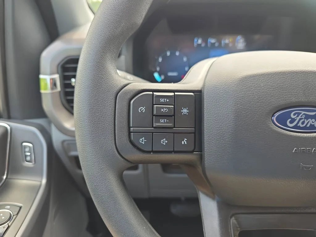 Used 2025 Silver Ford XLT image 20