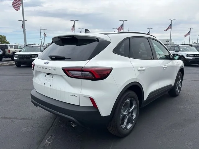 New 2026 Star White Metallic Tri-coat Ford ST-Line image 6