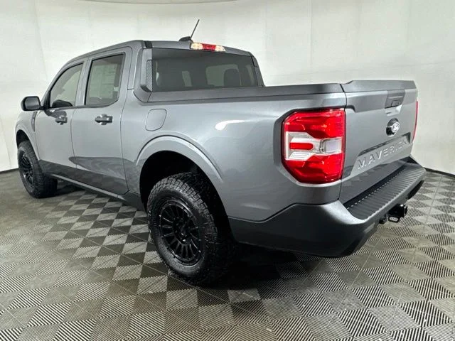 Used 2025 Gray Ford XL image 6